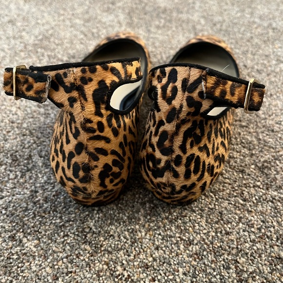 Vince Camuto Attera Flats Leopard Calf Hair animal print - Picture 2 of 6